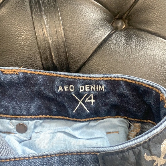 AE MIDI Shorts Size 2 - Picture 6 of 6